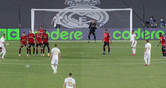 一家中餐馆在哈兰德光顾后推出同名套餐，包含烧鸭、叉烧及脆皮烧肉