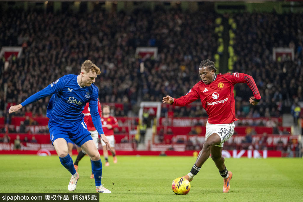 埃迪·豪：球队没有足够球员进行轮换，欧冠目标是晋级淘汰赛