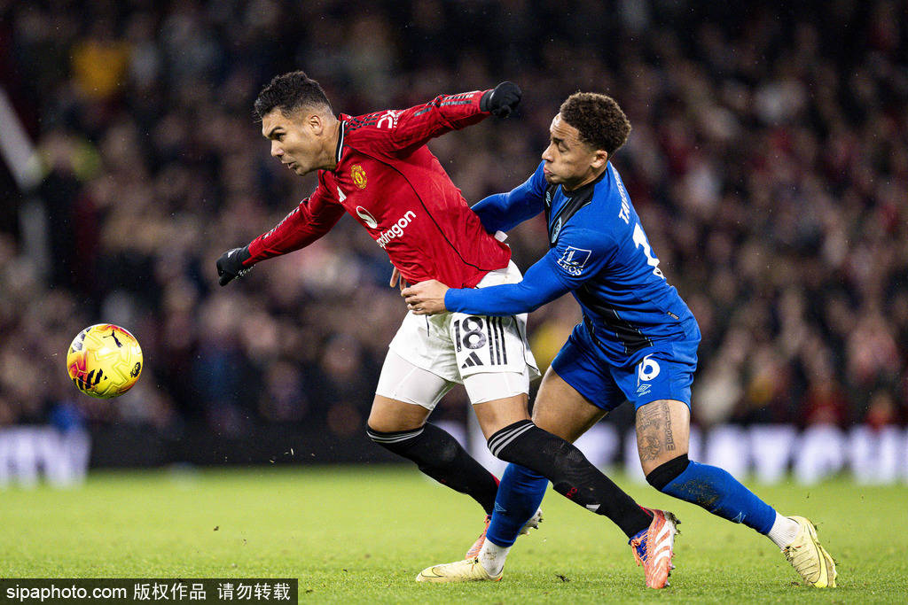 记者：拜仁和于帕进行深入谈判，他们预计球员最终会完成续约