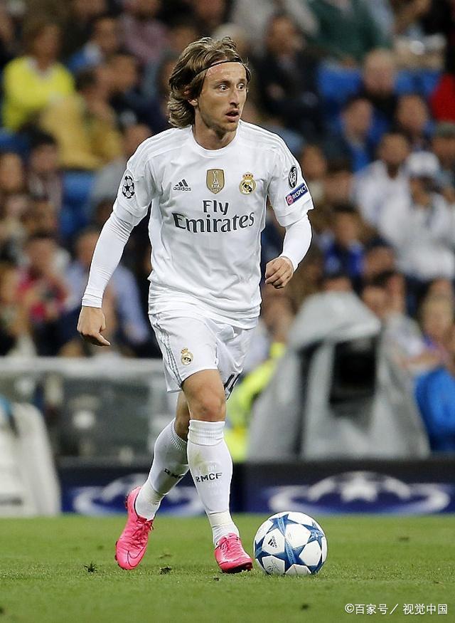 世体：梅西亲签的新秀球星卡被拍卖行估值35000欧元